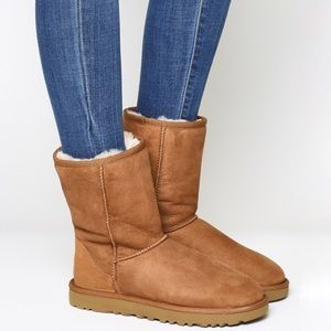 Classic short Ugg boots